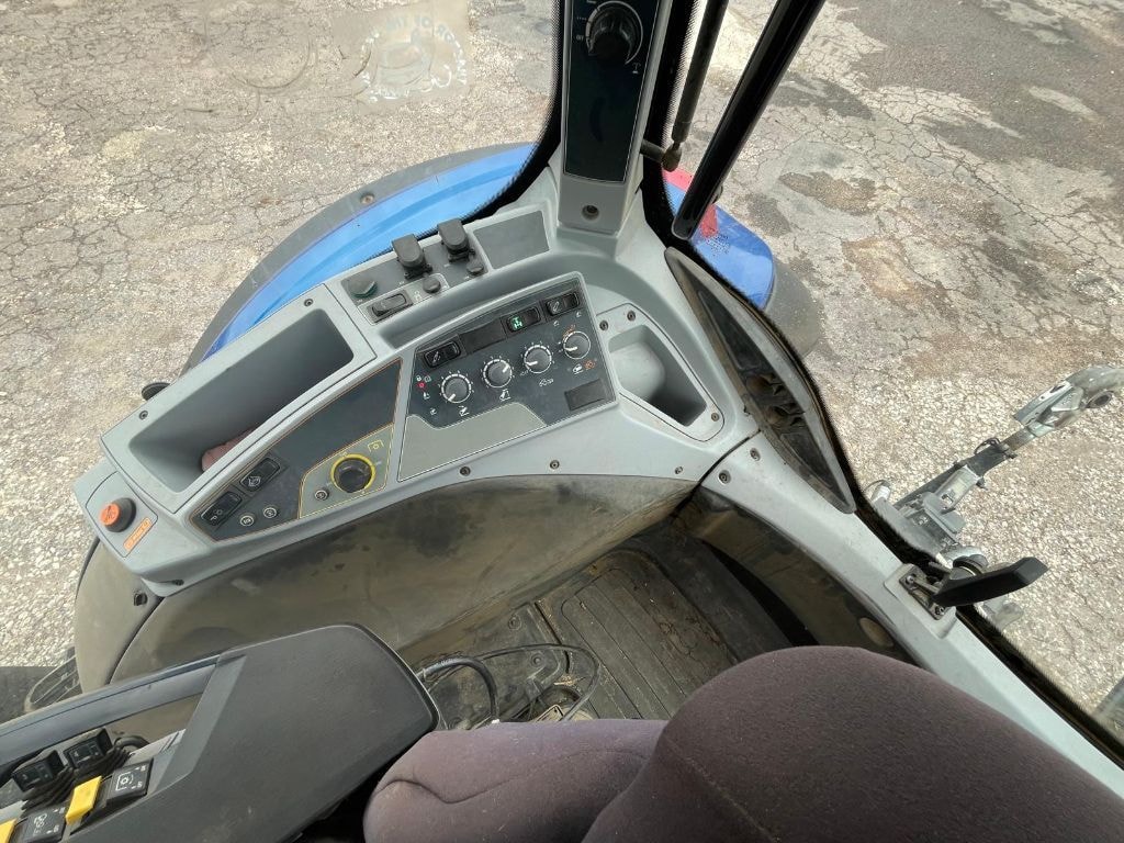Tracteur VALTRA N 154 V - photo slide 9