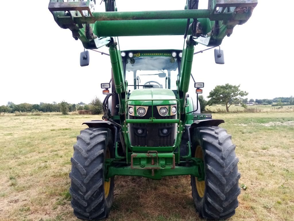 Tracteur JOHN DEERE 6110 MC - photo slide 9