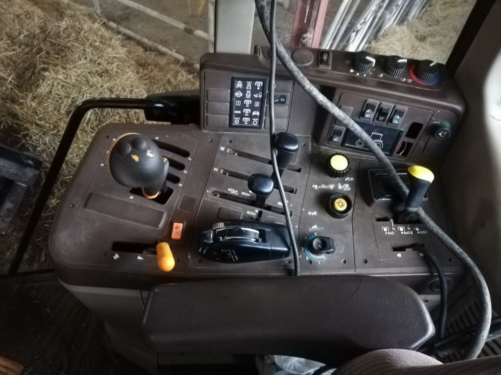 Tracteur JOHN DEERE 6320 - photo slide 17