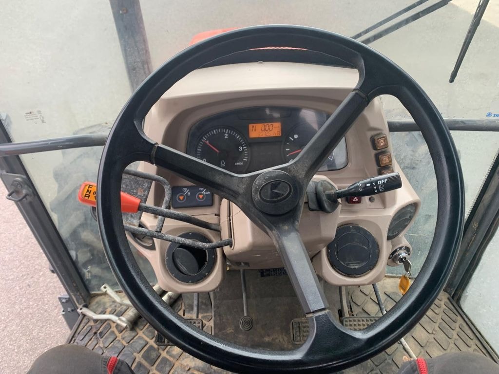 Tracteur KUBOTA M7060 - photo slide 28