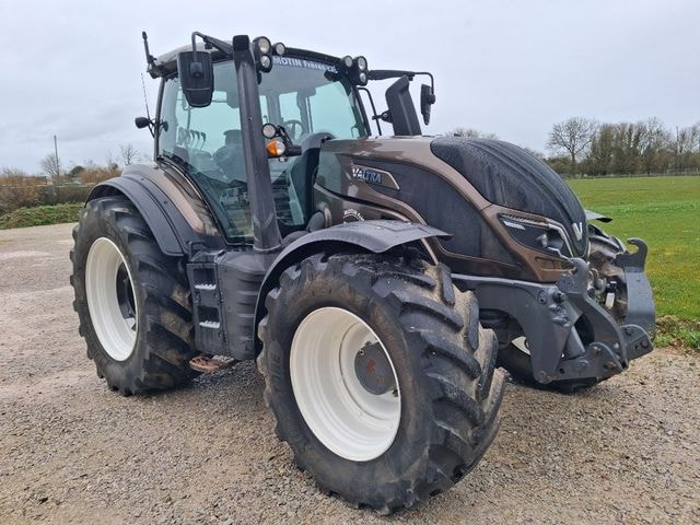 Tracteur VALTRA T174 - photo slide 3