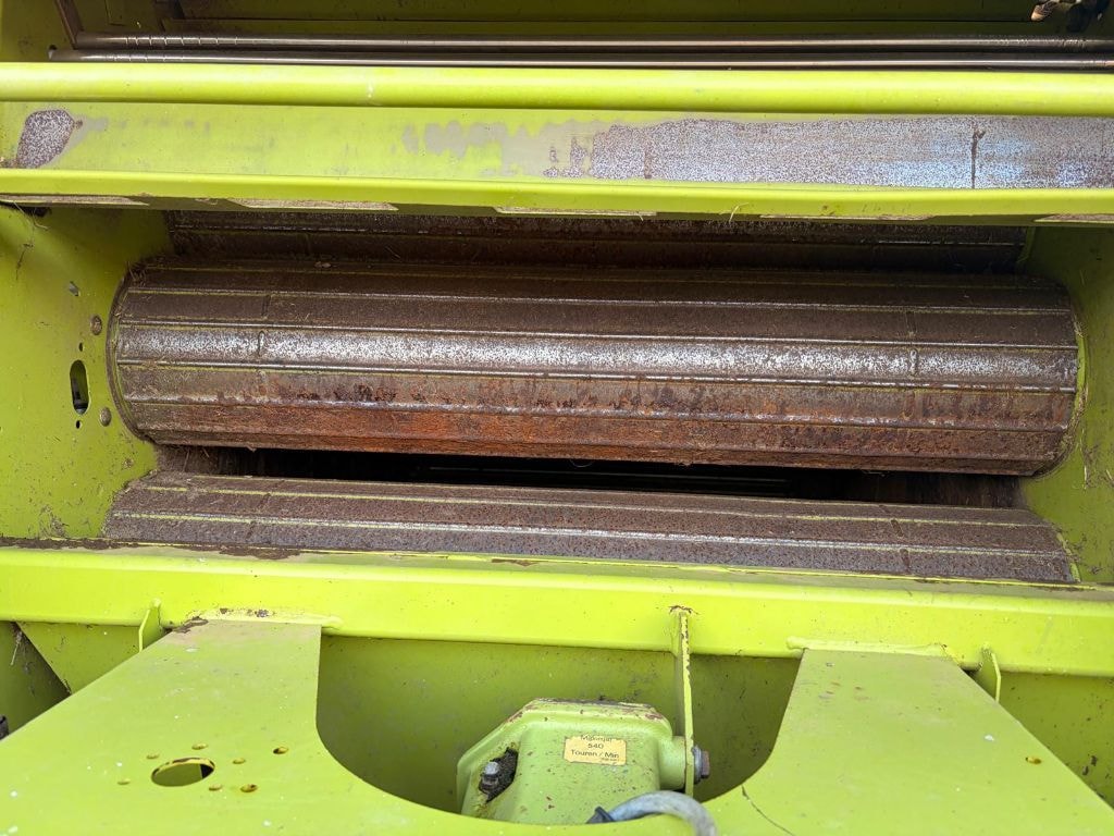 Presse balles rondes CLAAS Rolland 250 - photo slide 6