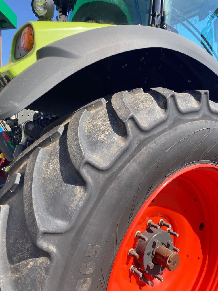 Tracteur CLAAS AXION 810 - photo slide 24
