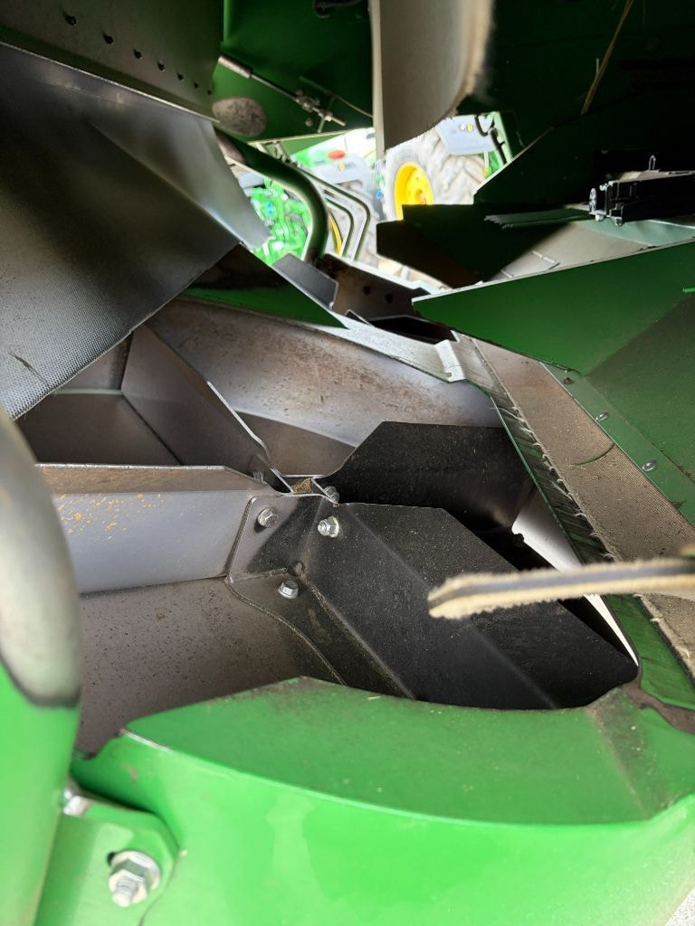 Moissonneuse JOHN DEERE T660 HM - photo slide 6