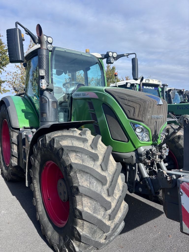 Tracteur FENDT 720 - photo slide 2