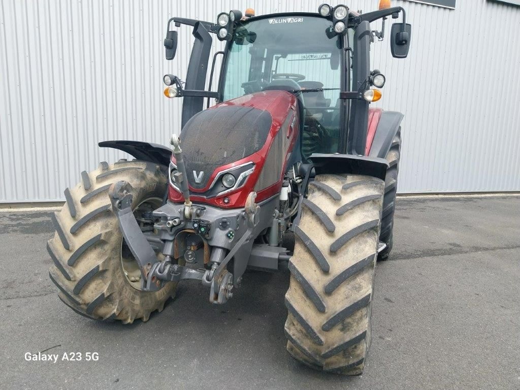 Tracteur VALTRA G135 - photo slide 8