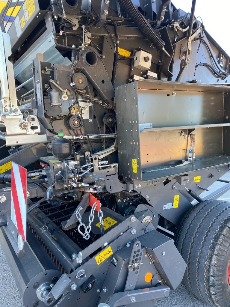 Presse balles rondes CLAAS Variant 560 RF - photo slide 8