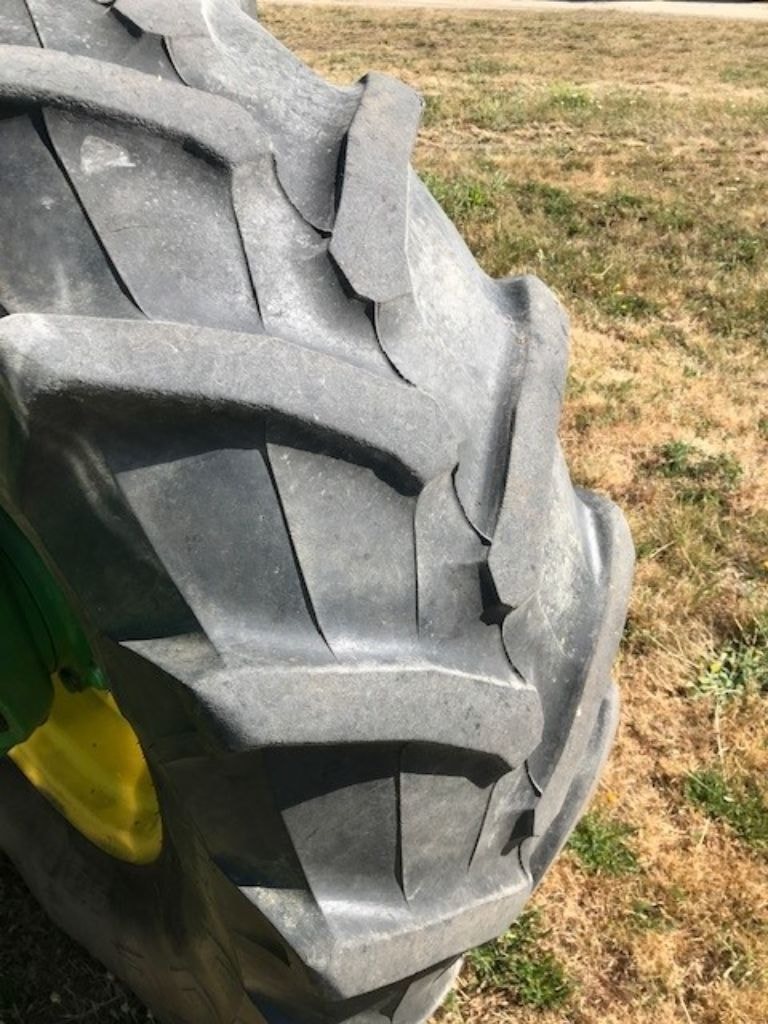 Tracteur chargeur JOHN DEERE 6110 M COMMANDQUAD  - photo slide 12
