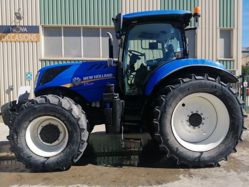 Tracteur NEW HOLLAND T7.230 - photo slide 37