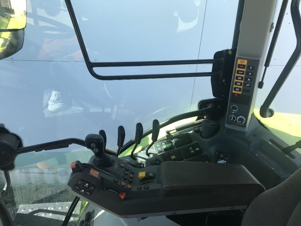 Tracteur chargeur CLAAS ARION 510 - photo slide 11