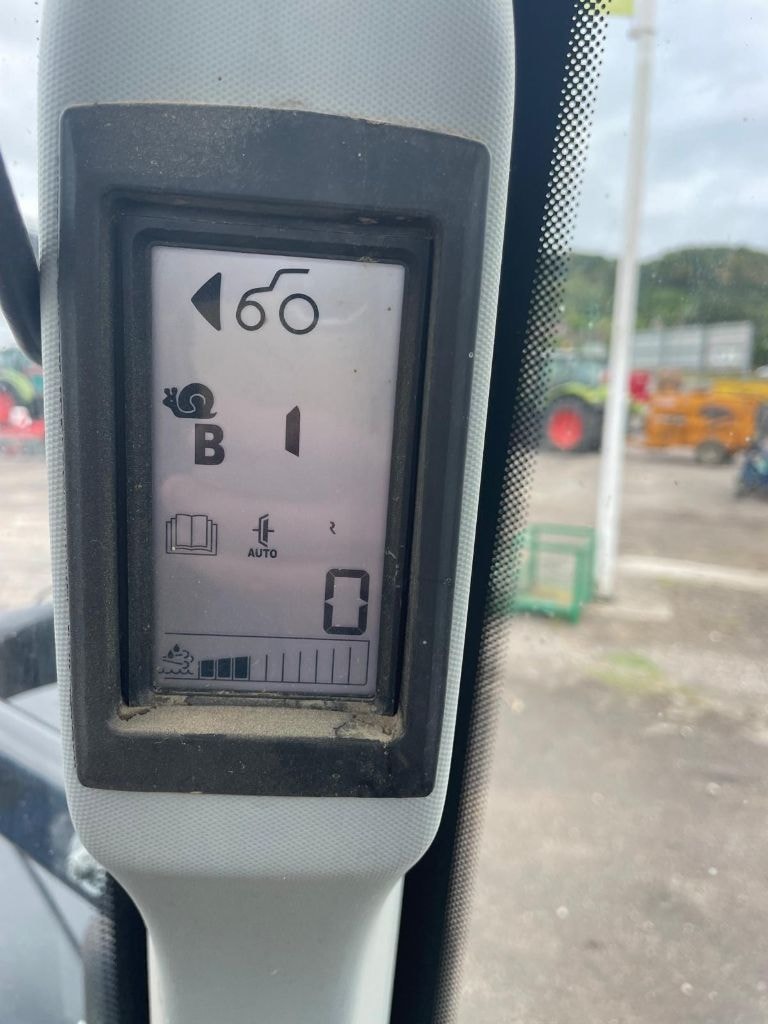 Tracteur VALTRA N 154 V - photo slide 2