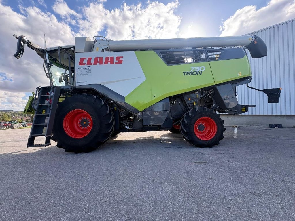 Moissonneuse CLAAS TRION 730 - photo slide 4