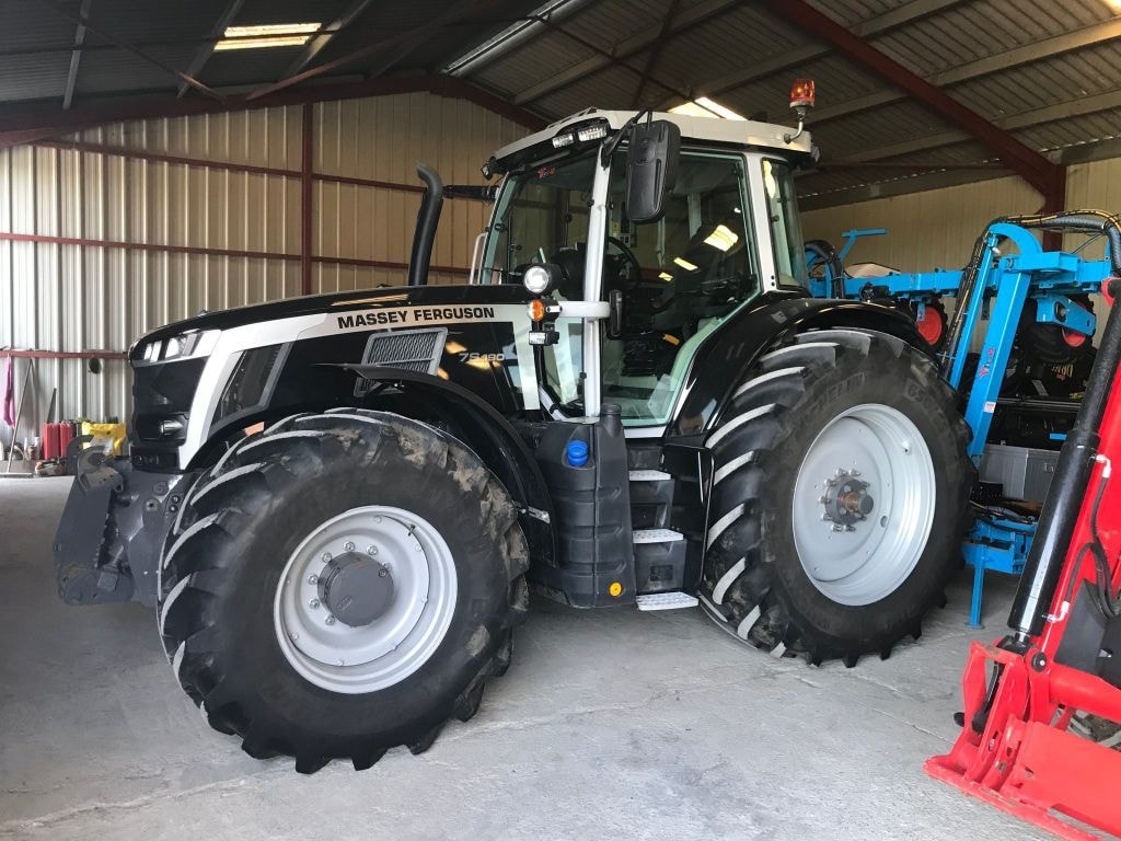 Tracteur MASSEY FERGUSON 7S.190 - photo slide 2