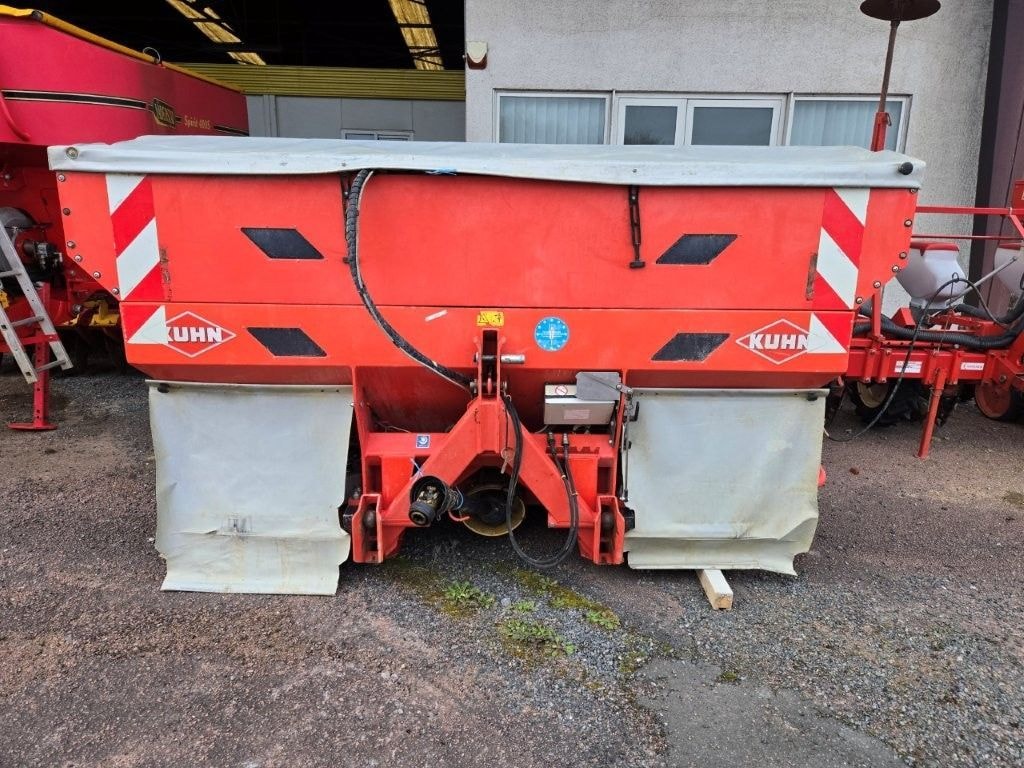 Epandeur engrais KUHN AXERA M/W GLB1400 - photo slide 4