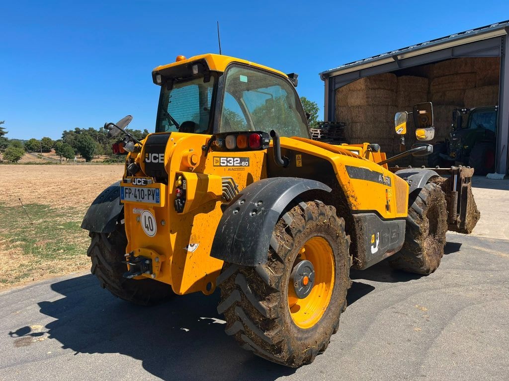 Telescopique JCB 532-60 AGRI TL4 - photo slide 3