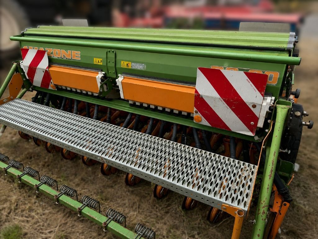 Combine de Semis AMAZONE KE 303 + D9.30 spécial - photo slide 4