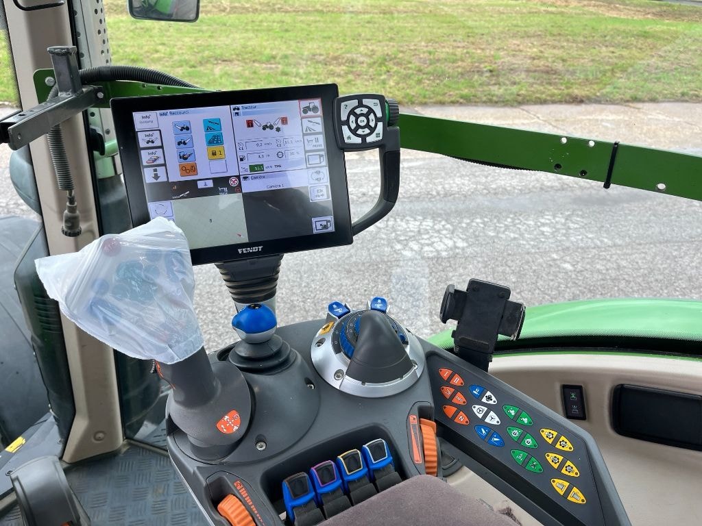 Tracteur FENDT 724 S4 PROFI + - photo slide 12
