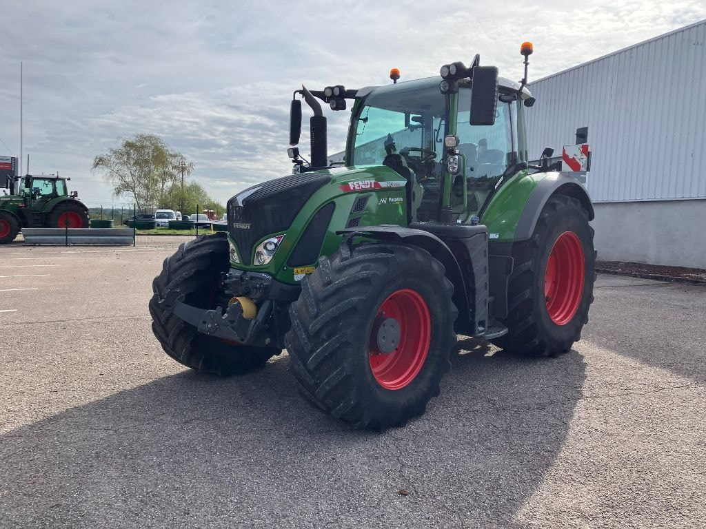 Tracteur FENDT 724 VARIO PROFI + - photo slide 2