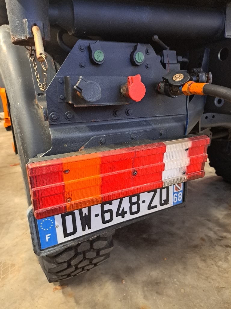 Divers Mercedes Unimog U300 - photo slide 6