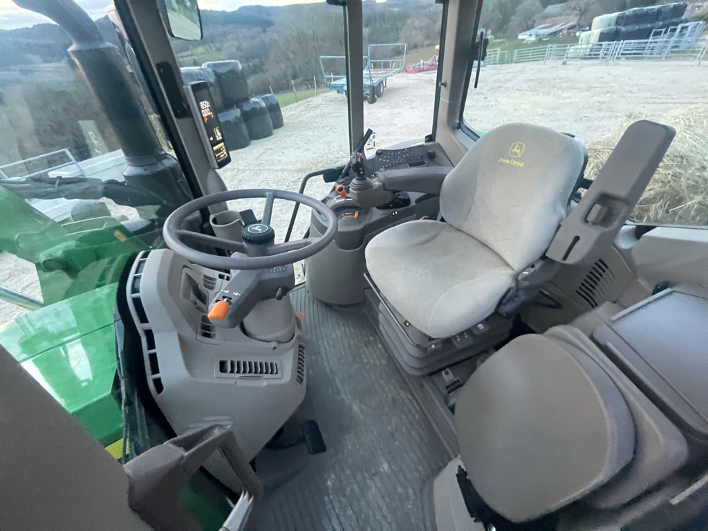 Tracteur chargeur JOHN DEERE 6100 M AUTOPOWER  - photo slide 12