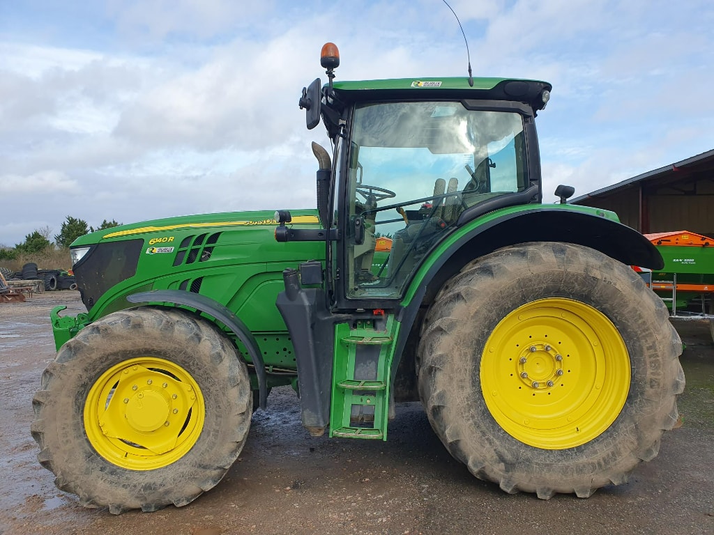 Tracteur JOHN DEERE 6140 R - photo slide 12