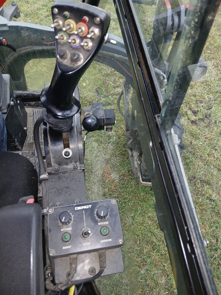 Tracteur enjambeur DEROT DHE-95 evo - photo slide 8