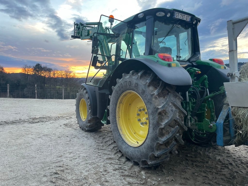 Tracteur chargeur JOHN DEERE 6100 M AUTOPOWER  - photo slide 4