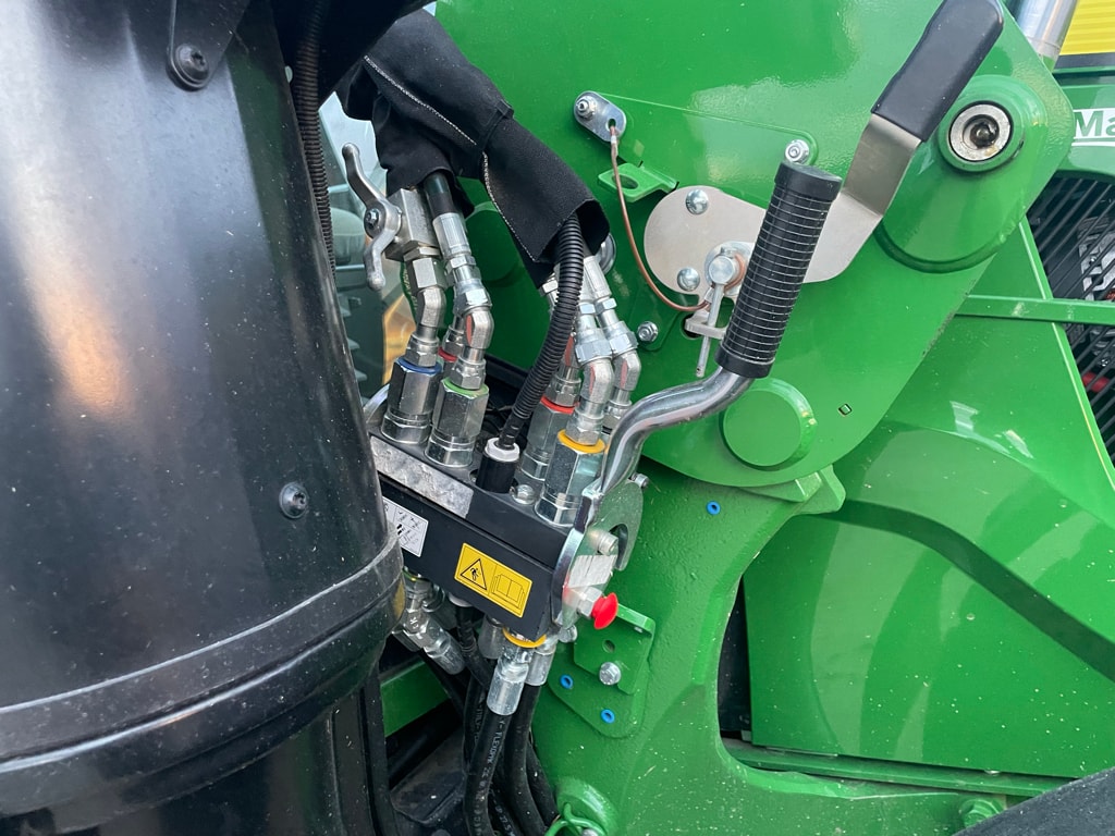 Tracteur chargeur JOHN DEERE 6100 M AUTOPOWER  - photo slide 5