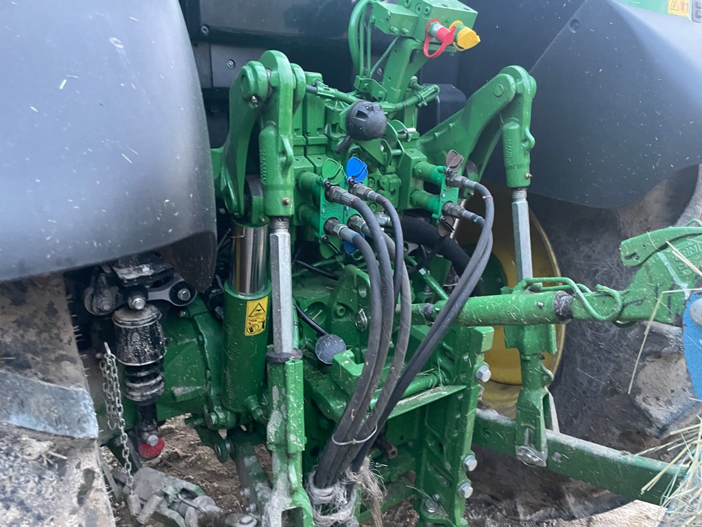Tracteur chargeur JOHN DEERE 6100 M AUTOPOWER  - photo slide 7