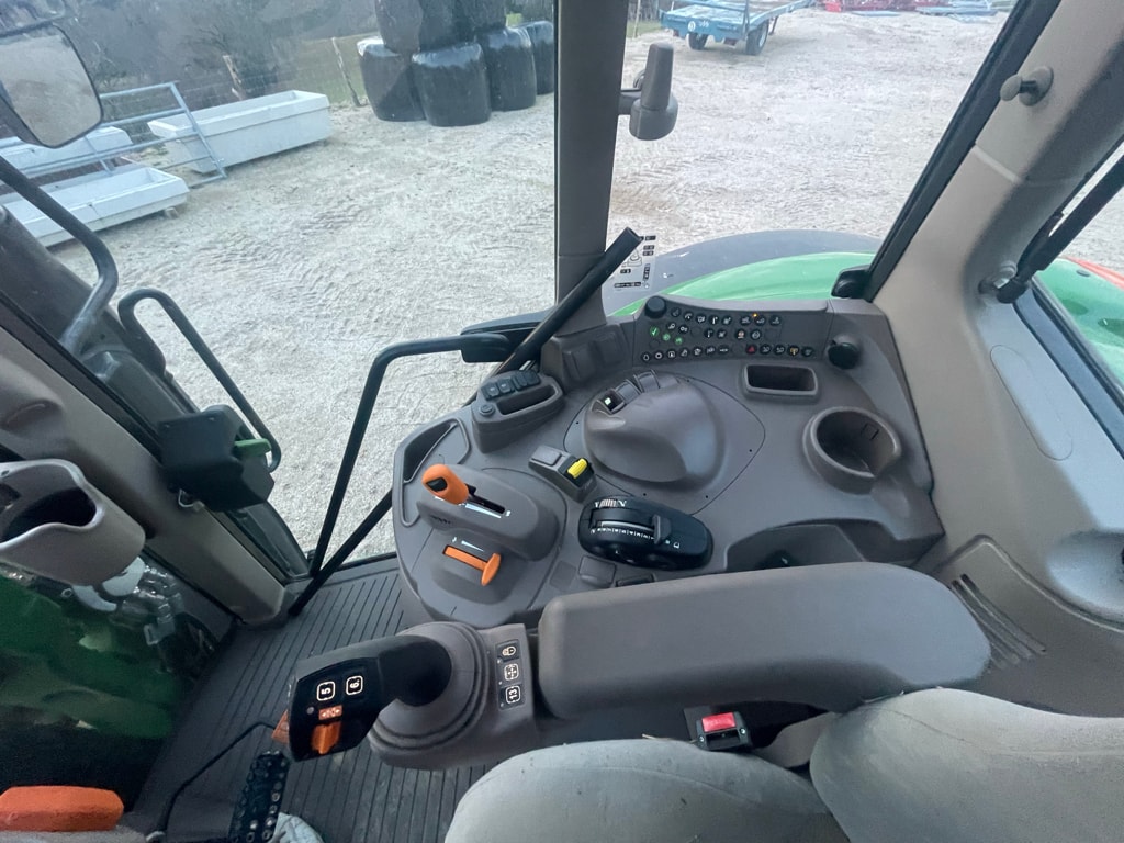 Tracteur chargeur JOHN DEERE 6100 M AUTOPOWER  - photo slide 11