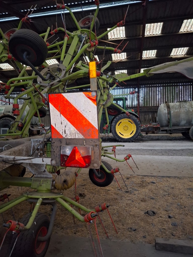 Faneuse CLAAS 1300T - photo slide 3