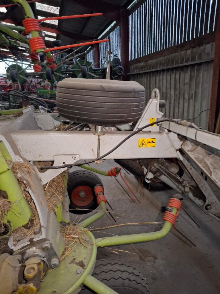 Faneuse CLAAS 1300T - photo slide 9