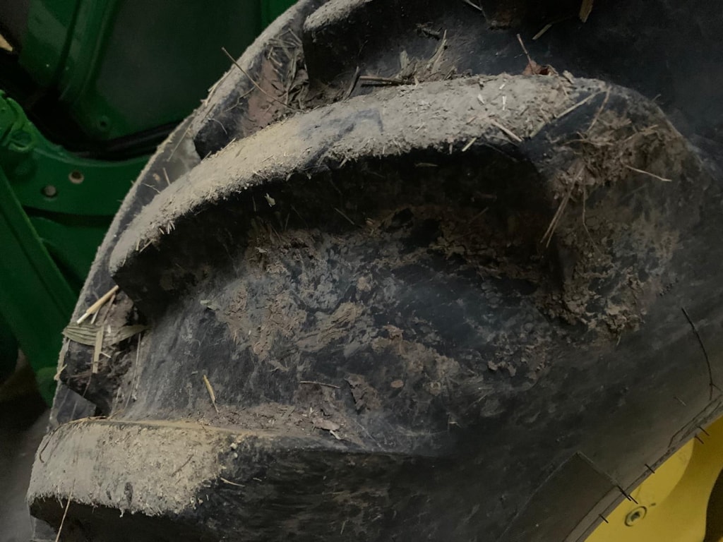 Tracteur chargeur JOHN DEERE 6120R - photo slide 5