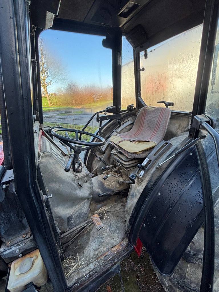 Tracteur CASE IH 2140 - photo slide 8