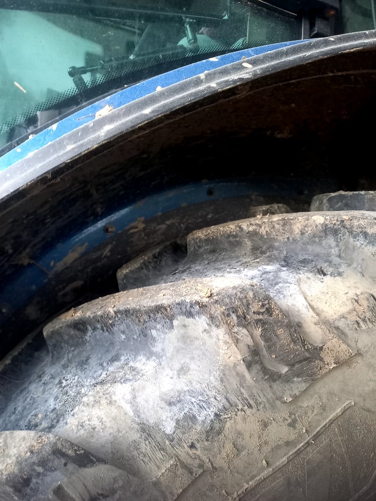 Tracteur chargeur VALTRA A115 - photo slide 5