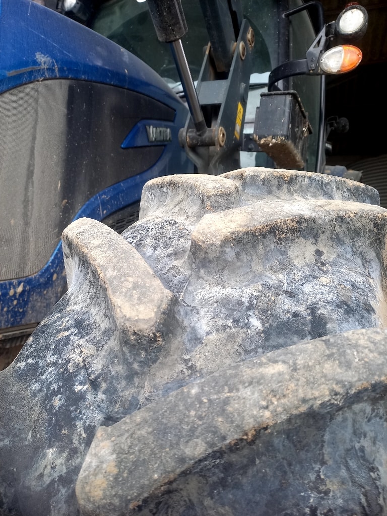 Tracteur chargeur VALTRA A115 - photo slide 7