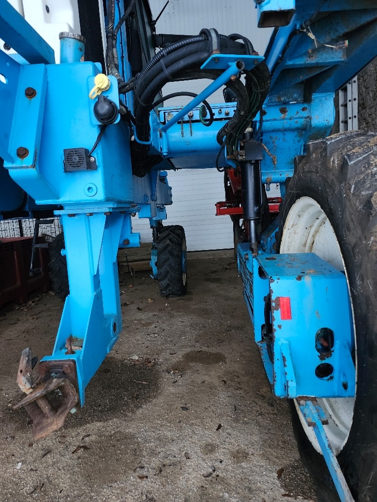 Tracteur enjambeur BOBARD JEUNE 1027 - photo slide 8
