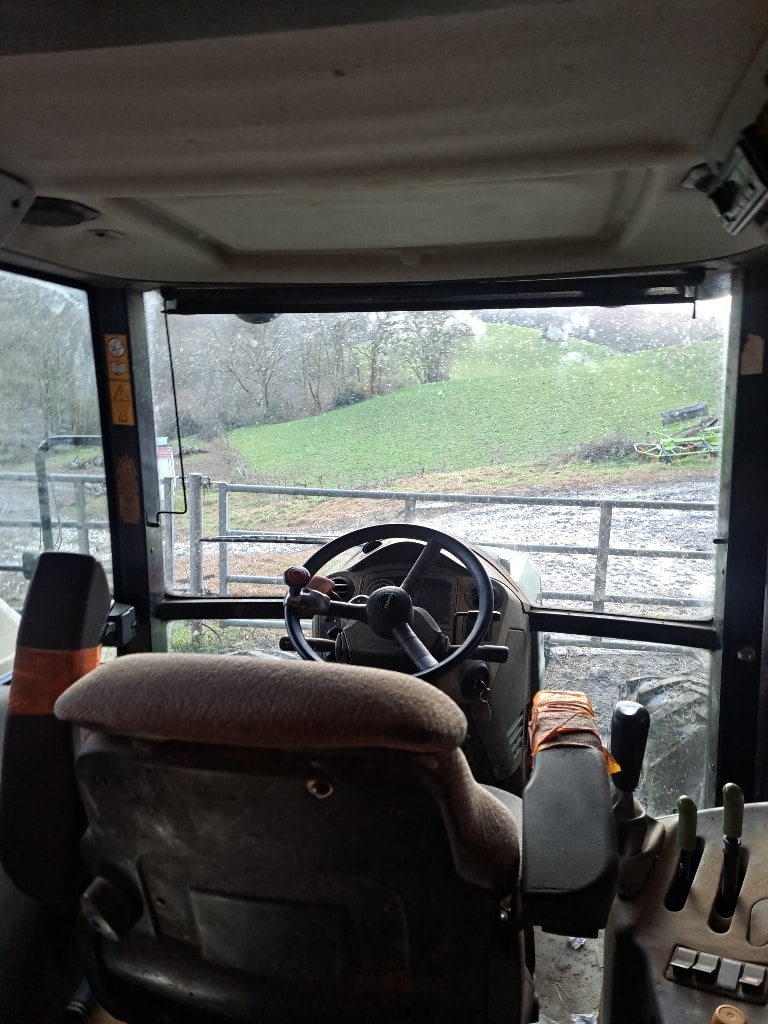 Tracteur CLAAS ARION 410 - photo slide 11