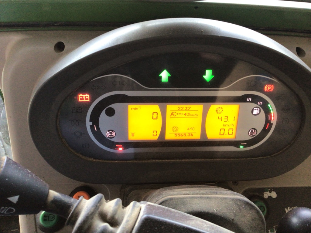 Tracteur chargeur FENDT 211 VARIO - photo slide 19