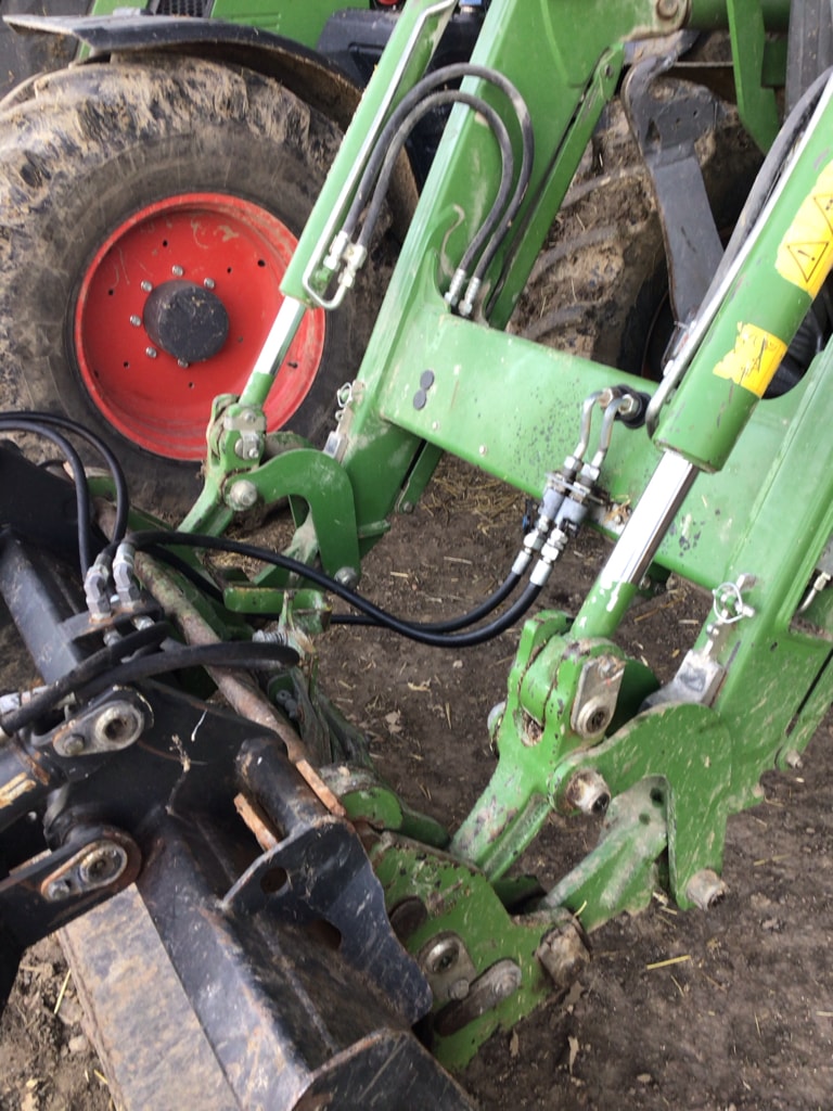 Tracteur chargeur FENDT 211 VARIO - photo slide 18