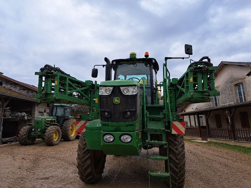 Pulverisateur automoteur JOHN DEERE R 4040 - photo slide 16