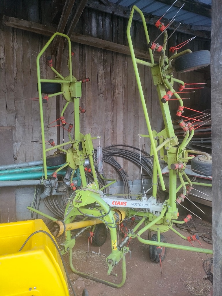 Faneuse CLAAS VOLTO 670 - photo slide 2