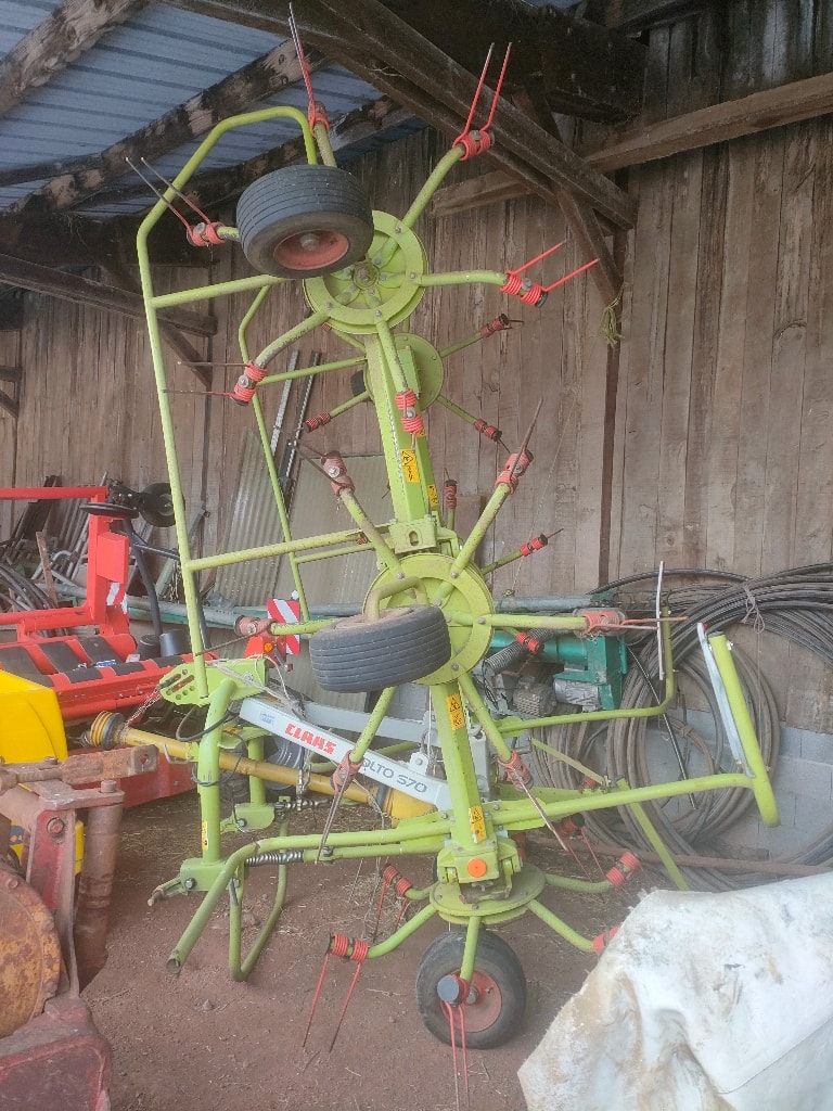 Faneuse CLAAS VOLTO 670 - photo slide 3