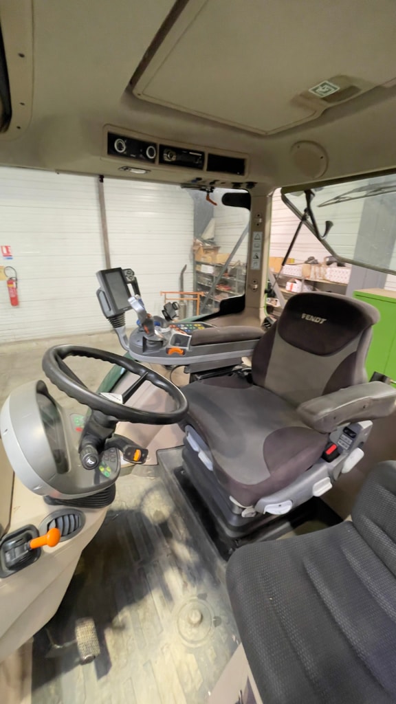 Tracteur FENDT 724 VARIO POWER - photo slide 17