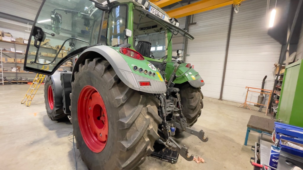 Tracteur FENDT 724 VARIO POWER - photo slide 4