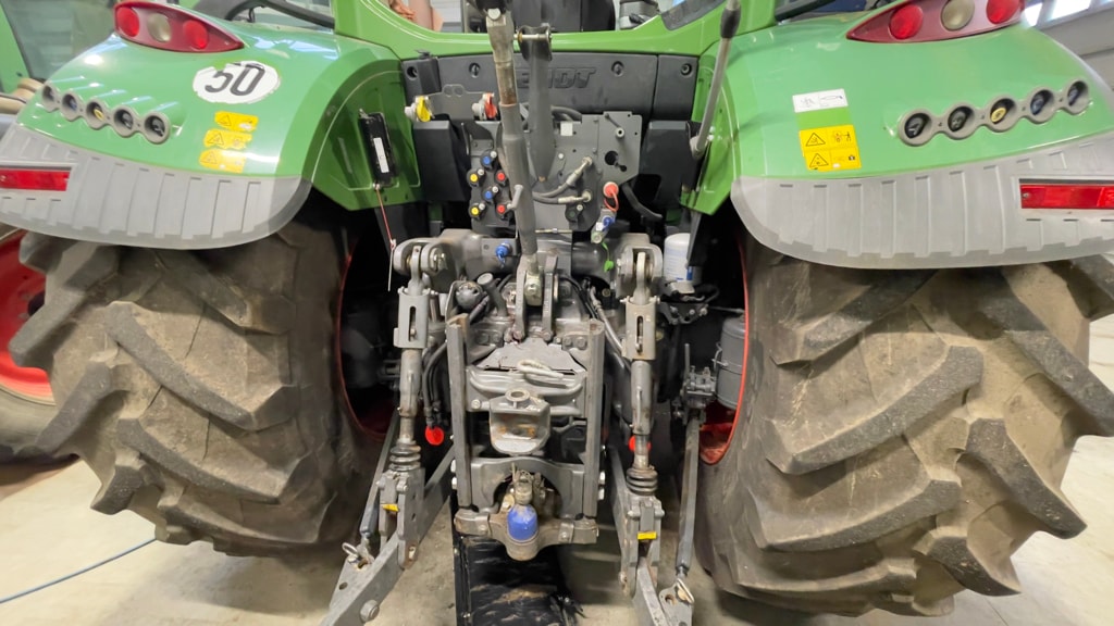 Tracteur FENDT 724 VARIO POWER - photo slide 6