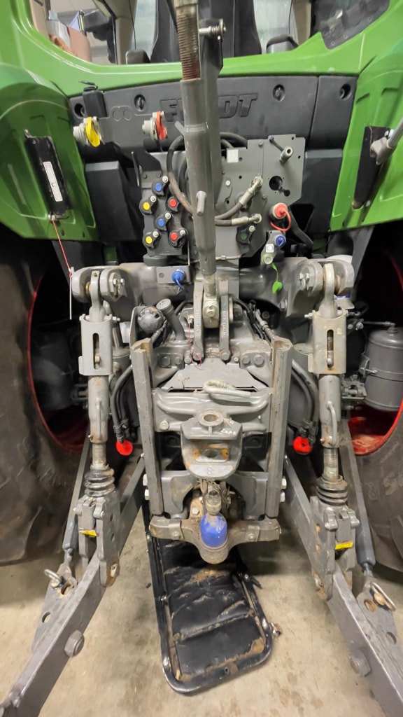 Tracteur FENDT 724 VARIO POWER - photo slide 7