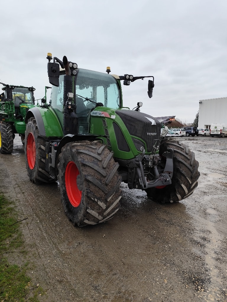 Tracteur FENDT 724 VARIO - photo slide 2