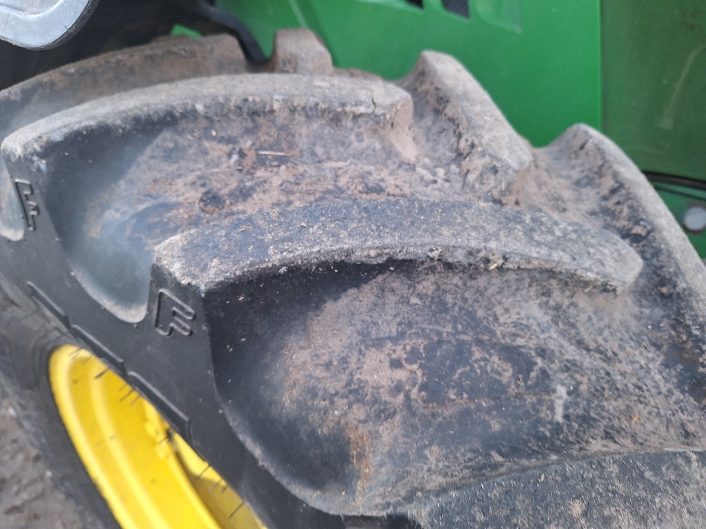 Tracteur chargeur JOHN DEERE 6115R  - photo slide 6