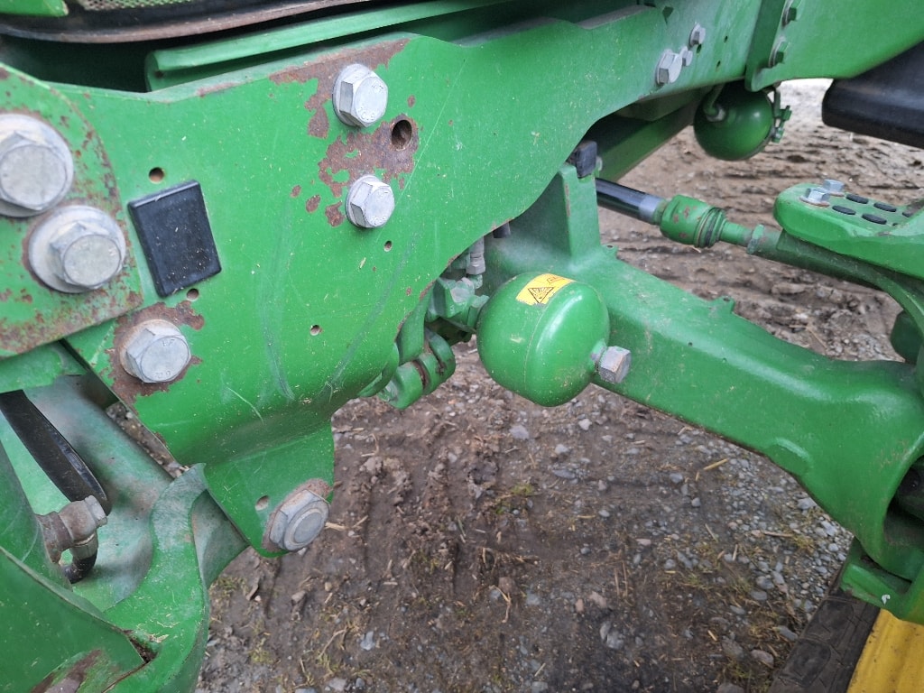 Tracteur chargeur JOHN DEERE 6115R  - photo slide 9